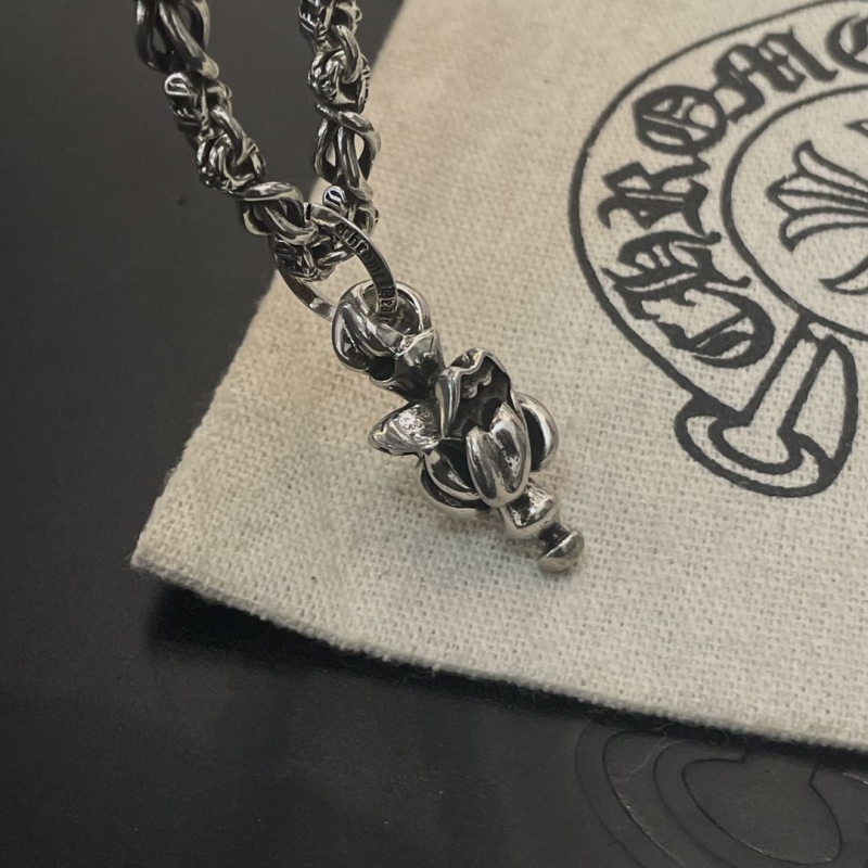 Ch*0me He**ts necklaces